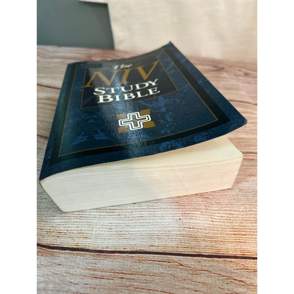 The NIV bible‎